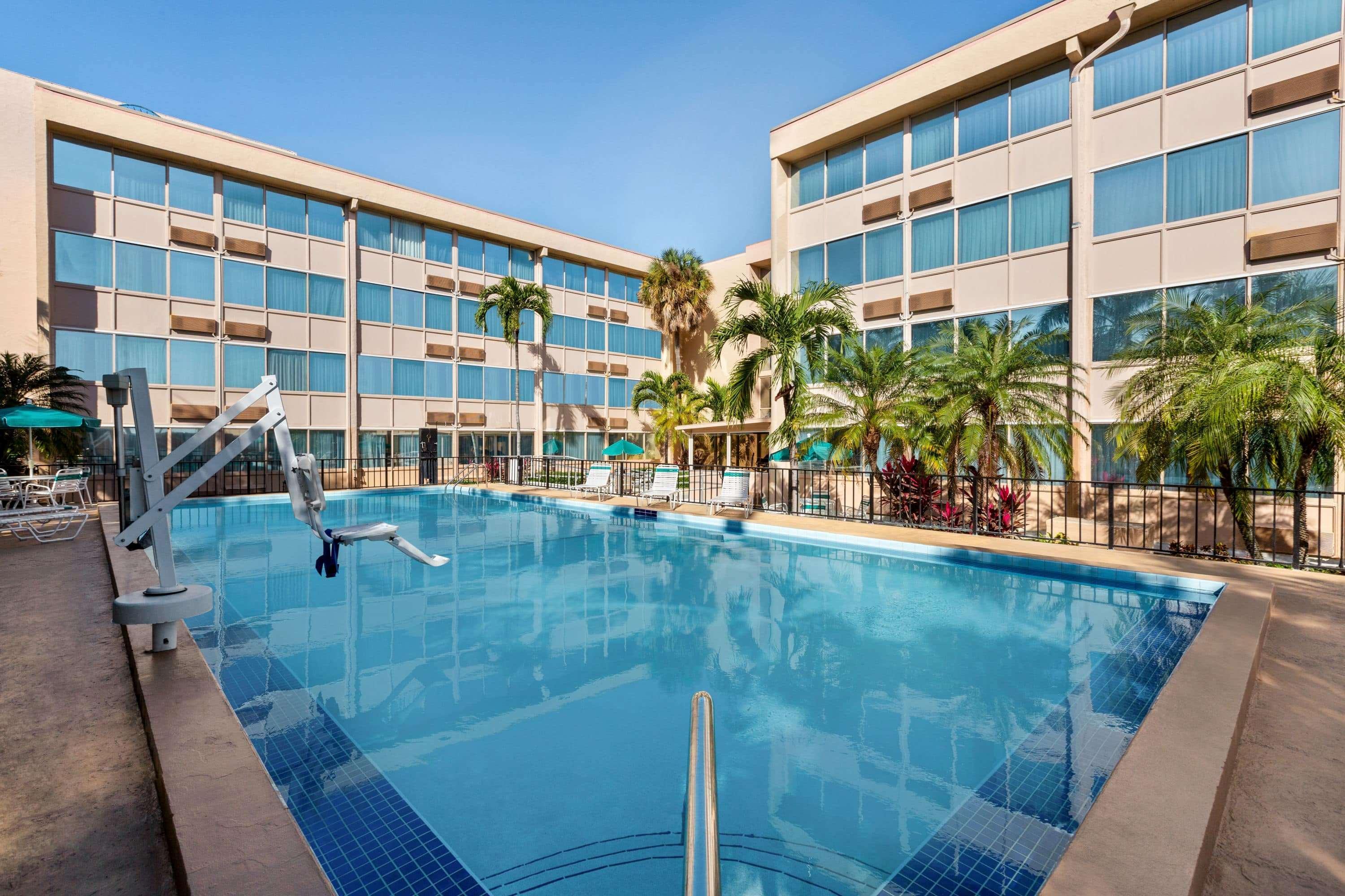 Envision Hotel Miami International Airport Экстерьер фото